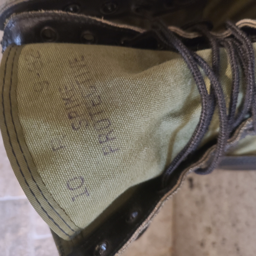 Vintage Military Combat Boots in Green and Black - Picture 10 of 10
